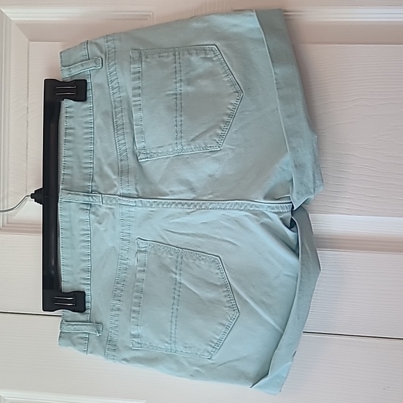 Lincoln Outfitters light blue denim  roll cuff shorts size 10 - Picture 2 of 4